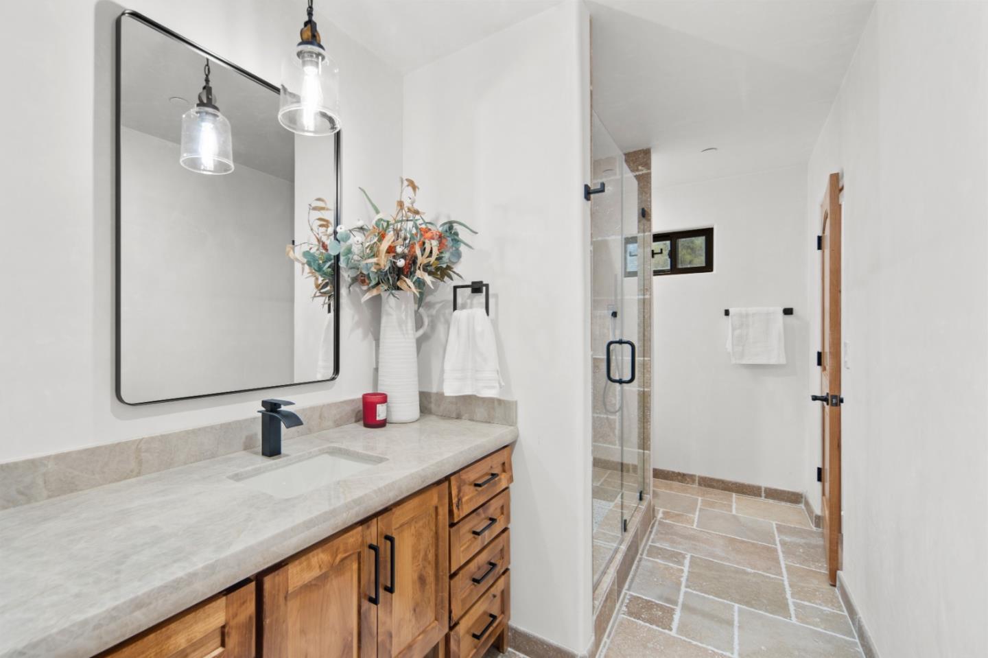 Detail Gallery Image 16 of 30 For 372 Corral De Tierra Rd, Salinas,  CA 93908 - 4 Beds | 4/1 Baths