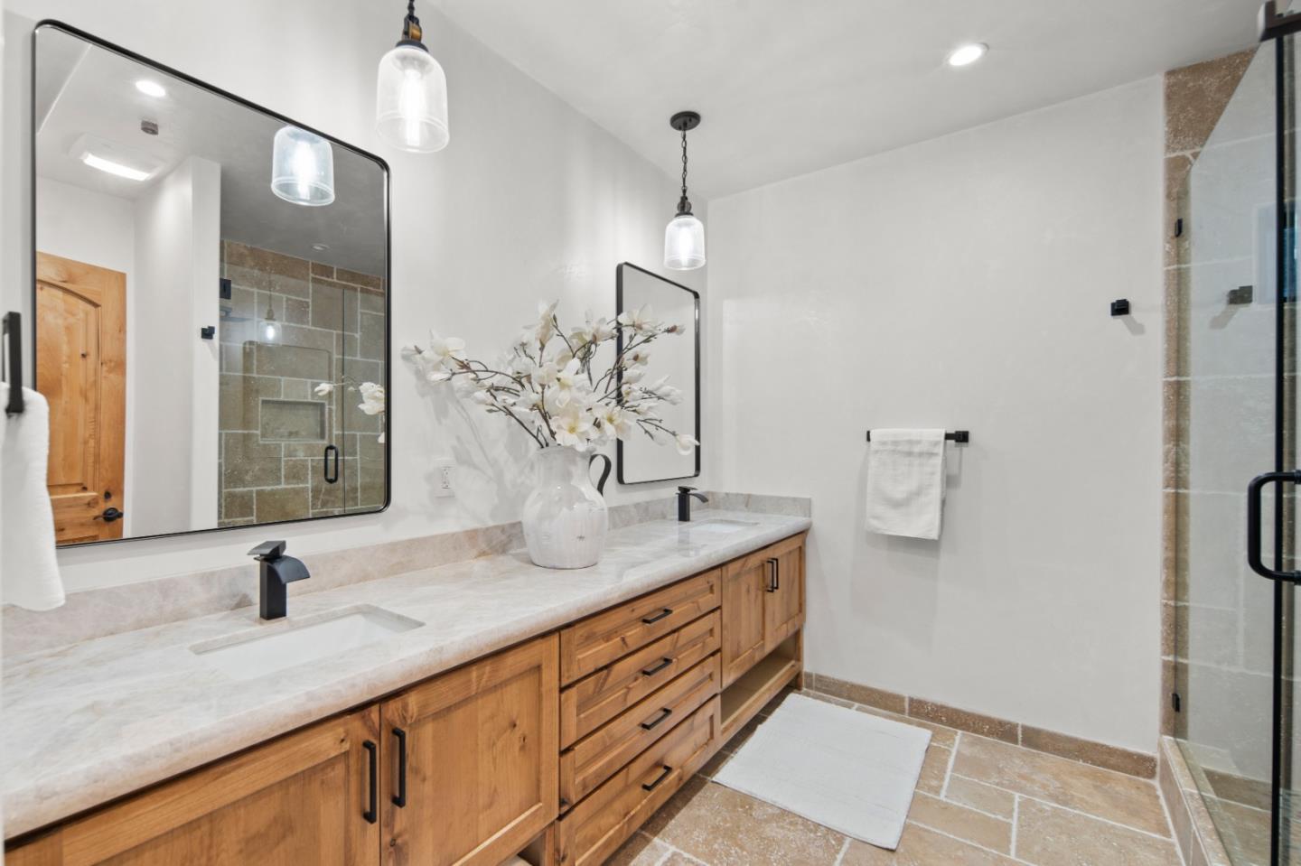Detail Gallery Image 18 of 30 For 372 Corral De Tierra Rd, Salinas,  CA 93908 - 4 Beds | 4/1 Baths