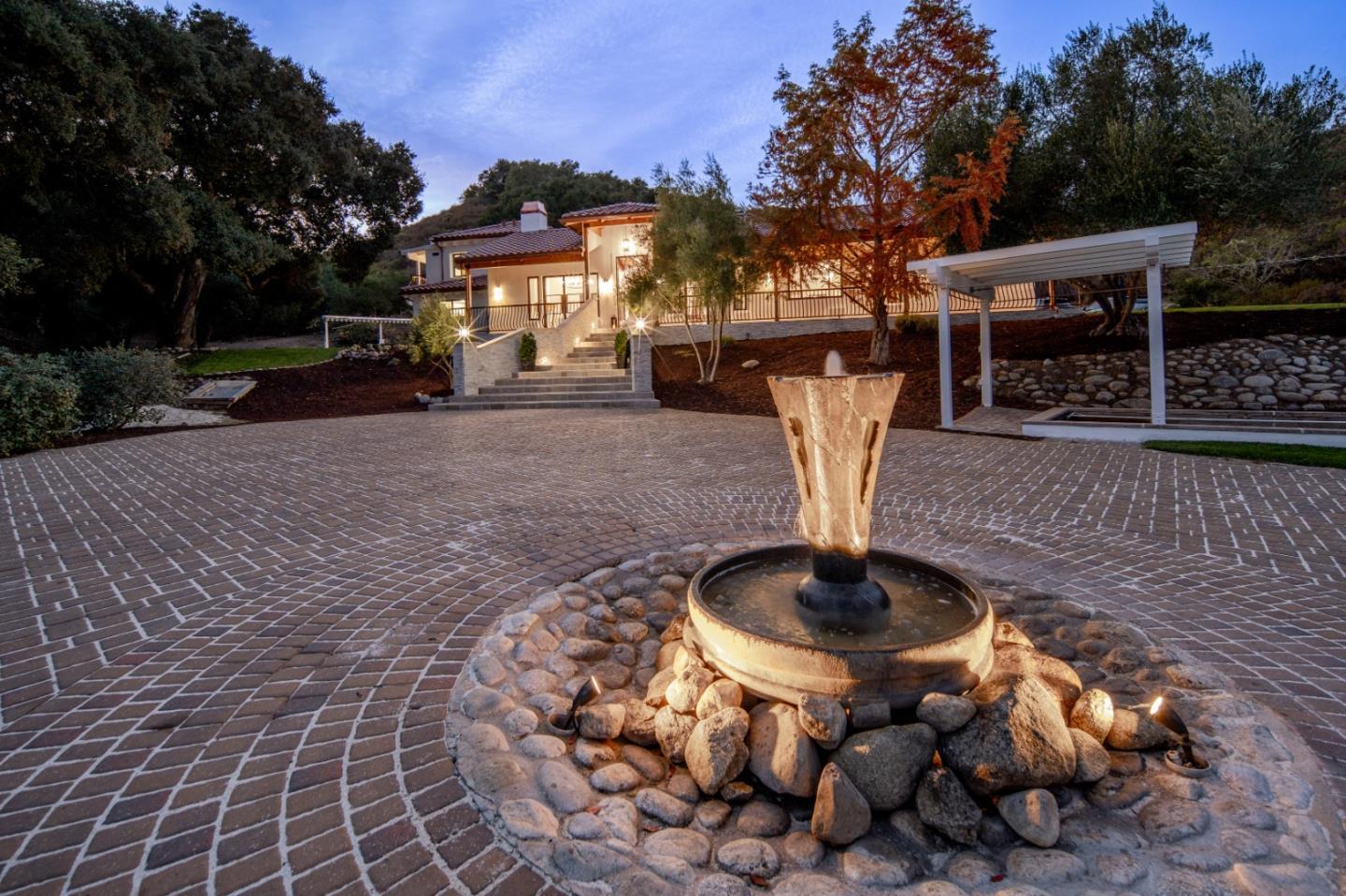 Detail Gallery Image 2 of 30 For 372 Corral De Tierra Rd, Salinas,  CA 93908 - 4 Beds | 4/1 Baths