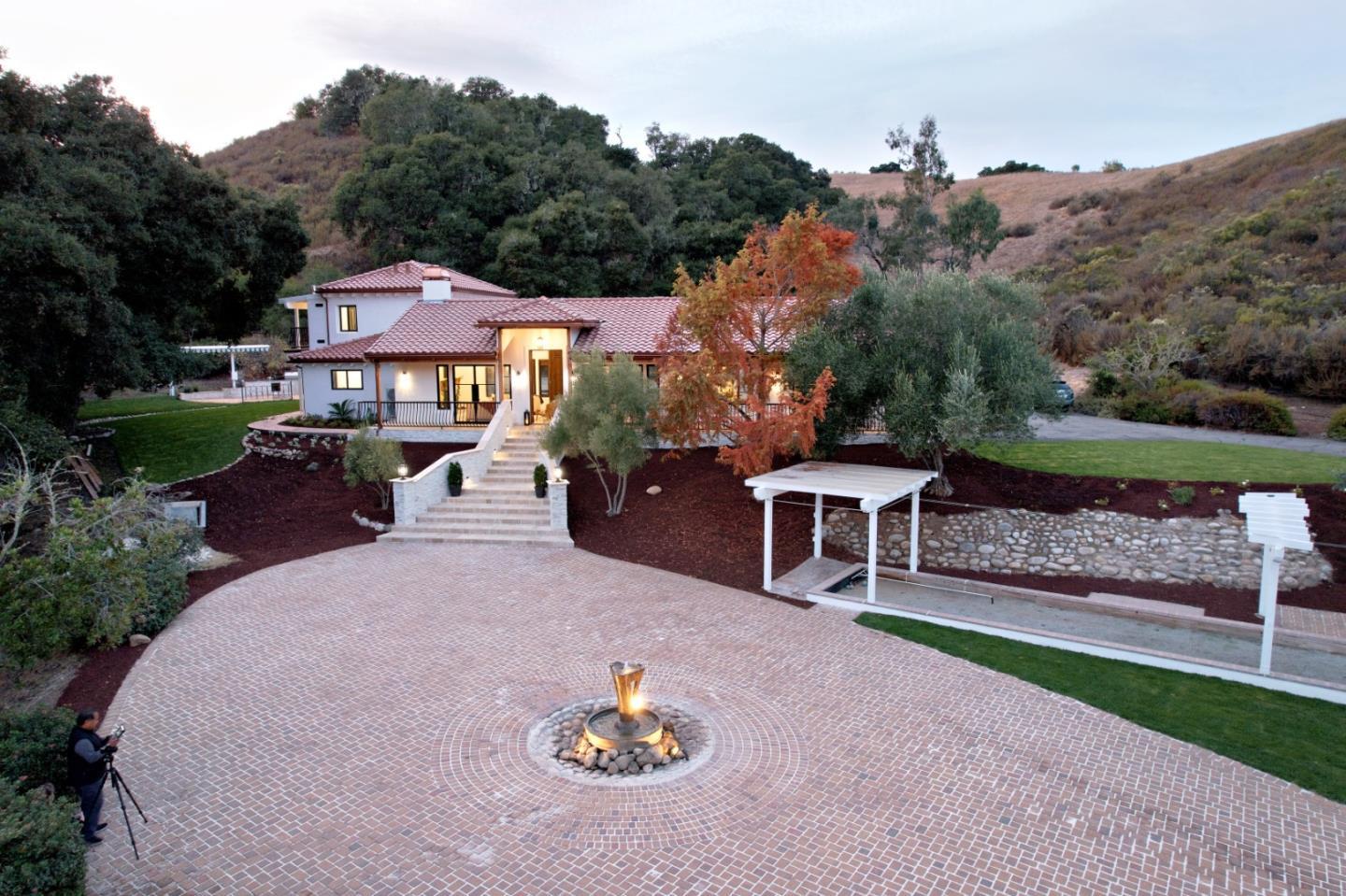 Detail Gallery Image 3 of 30 For 372 Corral De Tierra Rd, Salinas,  CA 93908 - 4 Beds | 4/1 Baths