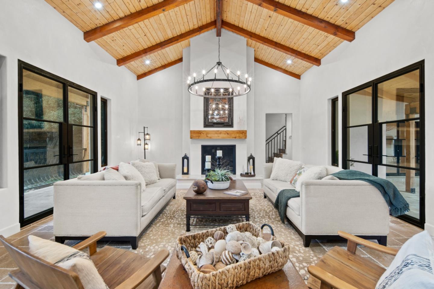 Detail Gallery Image 5 of 30 For 372 Corral De Tierra Rd, Salinas,  CA 93908 - 4 Beds | 4/1 Baths