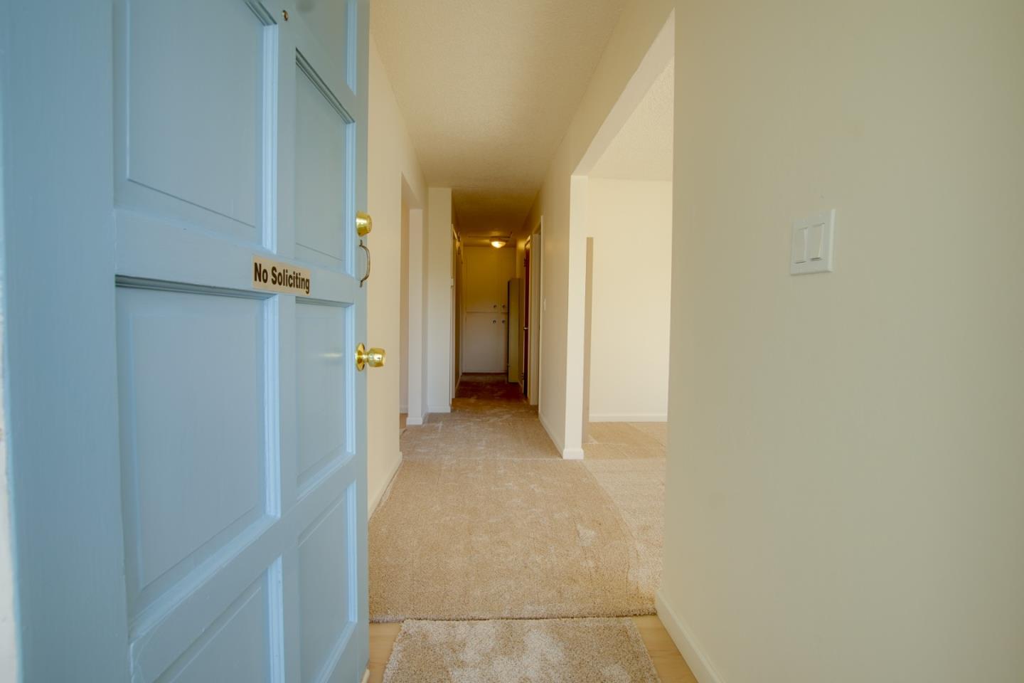 Detail Gallery Image 4 of 25 For 1340 Crestview Dr, Hollister,  CA 95023 - 3 Beds | 1/1 Baths