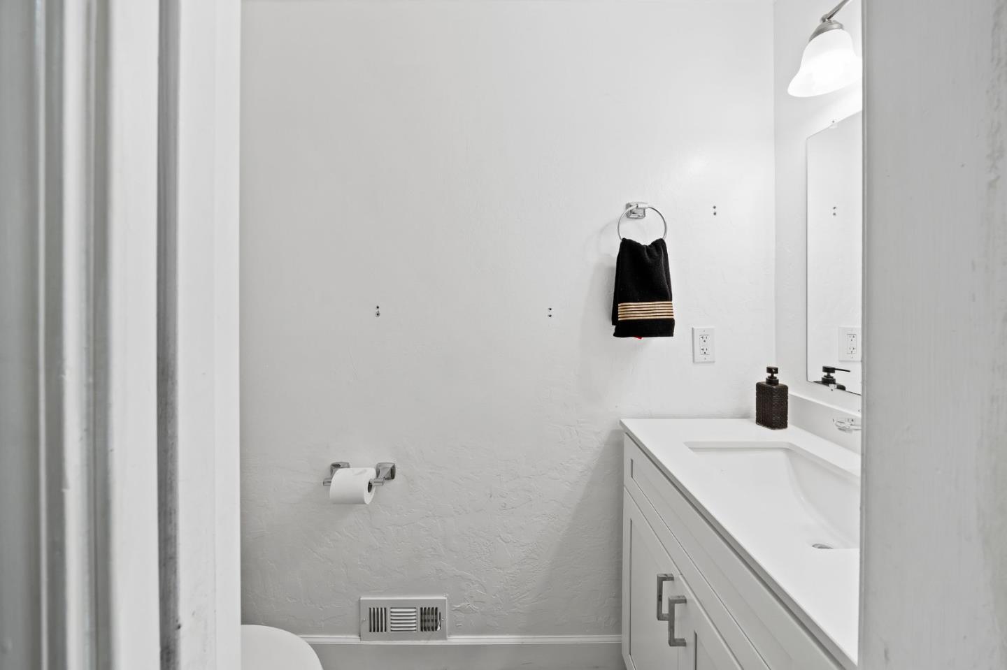 Detail Gallery Image 19 of 43 For 850 Minnesota Ave #108,  San Jose,  CA 95125 - 4 Beds | 2/1 Baths