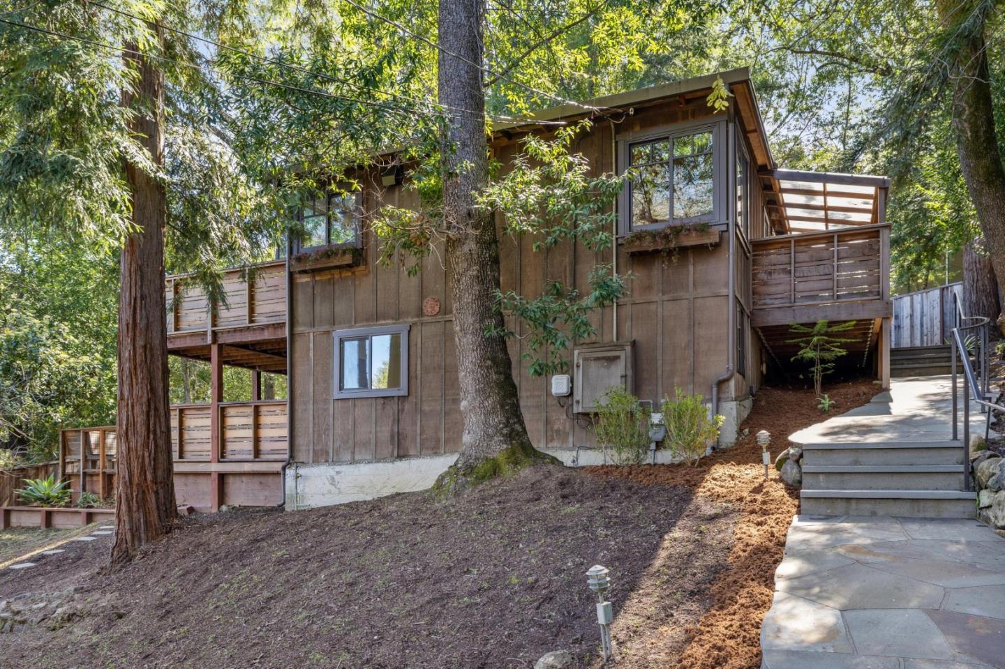 Detail Gallery Image 2 of 41 For 1023 Los Trancos Rd, Portola Valley,  CA 94028 - 2 Beds | 1 Baths
