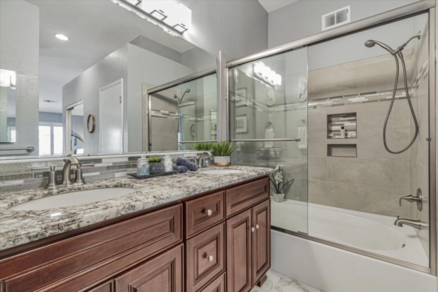 Detail Gallery Image 33 of 47 For 6990 Gregorich Dr #B,  San Jose,  CA 95138 - 2 Beds | 2/1 Baths