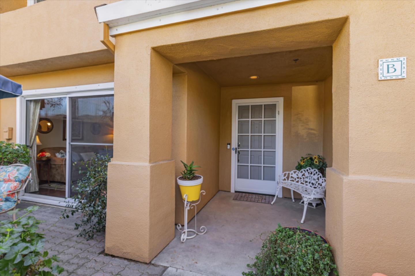 Detail Gallery Image 5 of 47 For 6990 Gregorich Dr #B,  San Jose,  CA 95138 - 2 Beds | 2/1 Baths