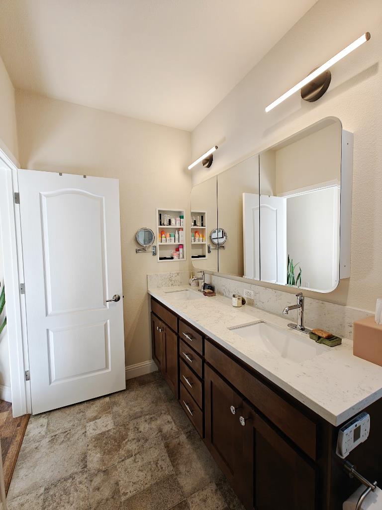 Detail Gallery Image 8 of 14 For 1220 Tasman Dr #96,  Sunnyvale,  CA 94089 - 3 Beds | 2 Baths