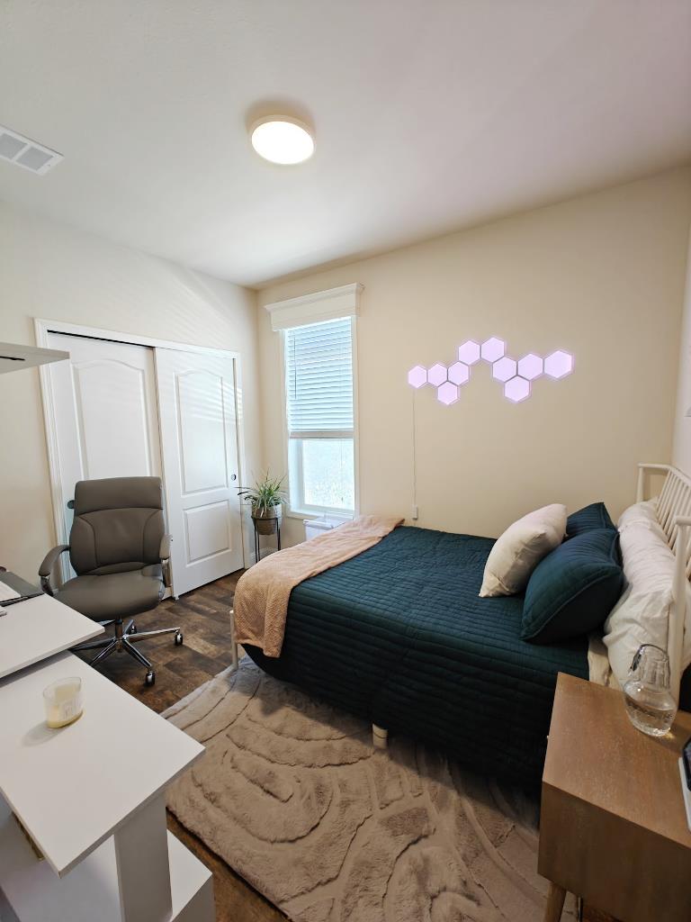 Detail Gallery Image 9 of 14 For 1220 Tasman Dr #96,  Sunnyvale,  CA 94089 - 3 Beds | 2 Baths