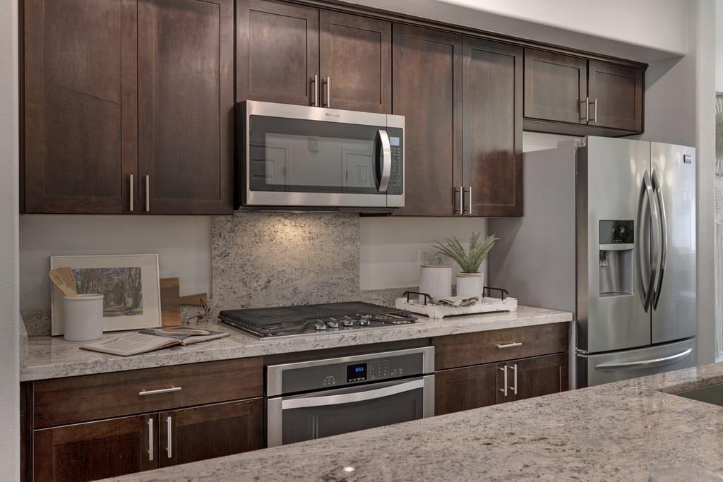 Detail Gallery Image 16 of 72 For 186 William Manly St #5,  San Jose,  CA 95136 - 4 Beds | 3/1 Baths