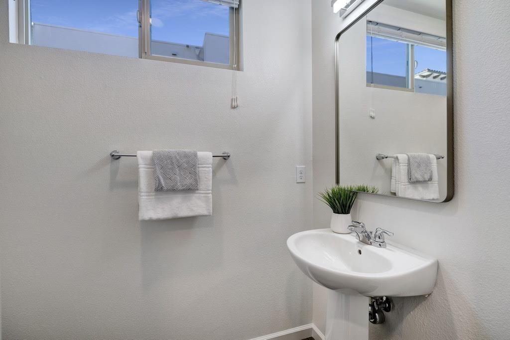 Detail Gallery Image 25 of 72 For 186 William Manly St #5,  San Jose,  CA 95136 - 4 Beds | 3/1 Baths