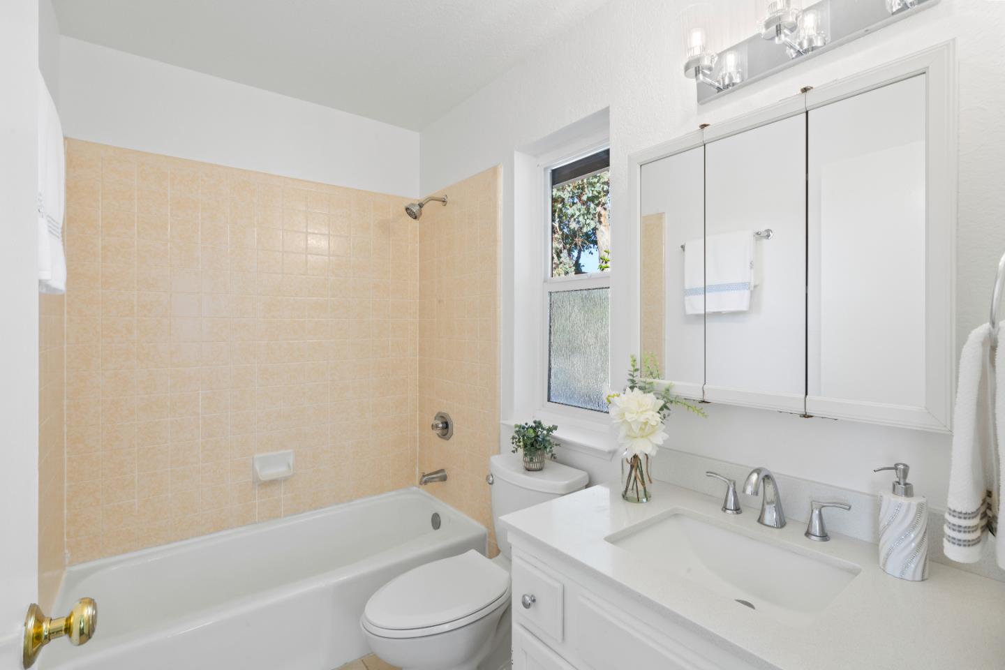 Detail Gallery Image 23 of 68 For 1609 Wren Pl, Santa Cruz,  CA 95062 - 2 Beds | 2/1 Baths