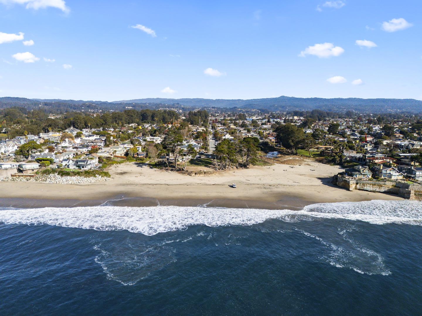 Detail Gallery Image 31 of 68 For 1609 Wren Pl, Santa Cruz,  CA 95062 - 2 Beds | 2/1 Baths