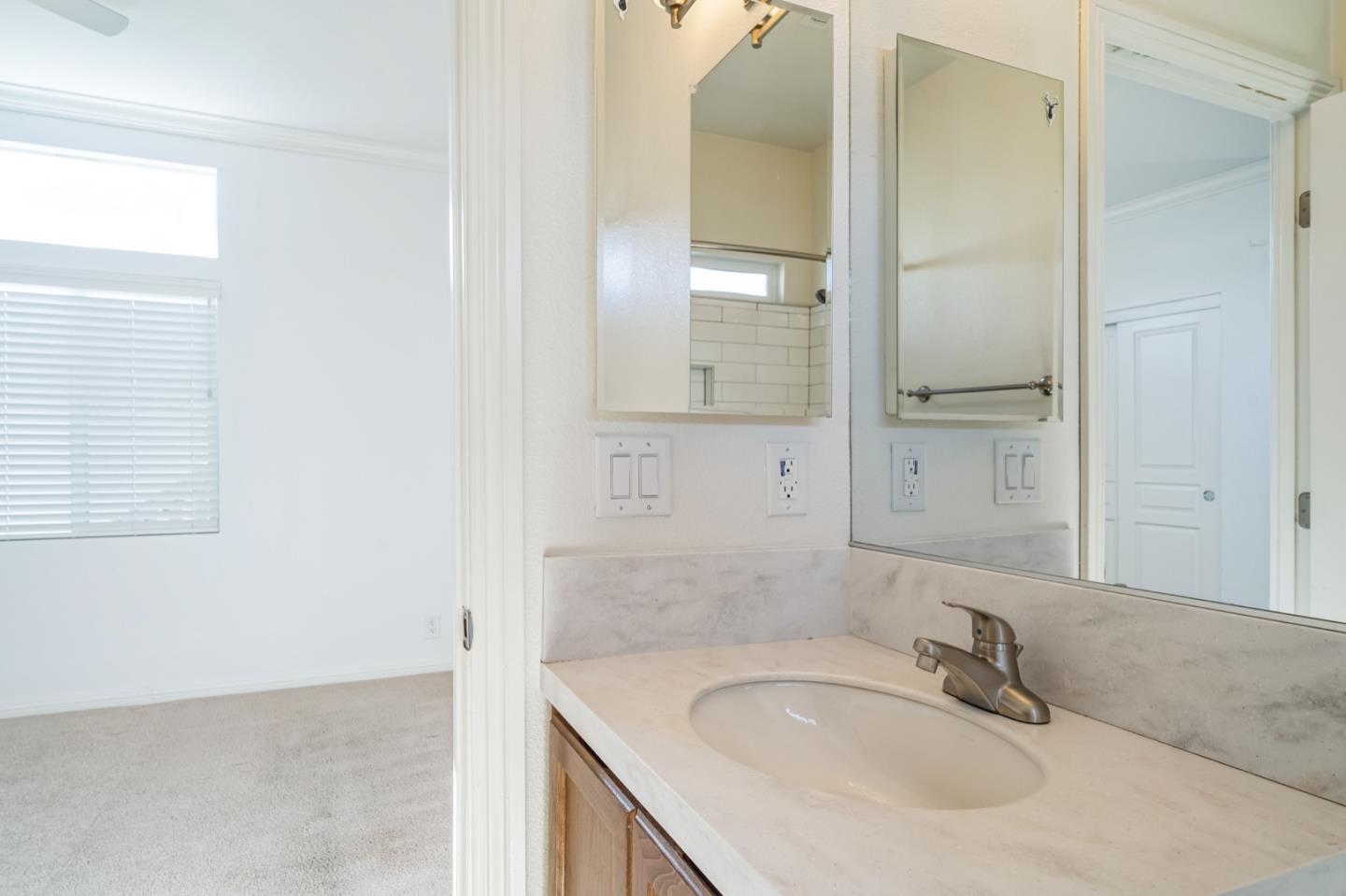 Detail Gallery Image 12 of 33 For 440 Moffett Blvd #76,  Mountain View,  CA 94043 - 3 Beds | 2 Baths