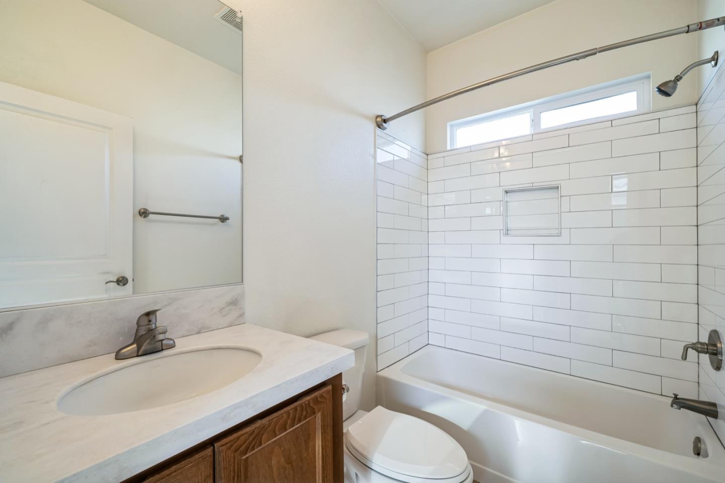 Detail Gallery Image 13 of 33 For 440 Moffett Blvd #76,  Mountain View,  CA 94043 - 3 Beds | 2 Baths