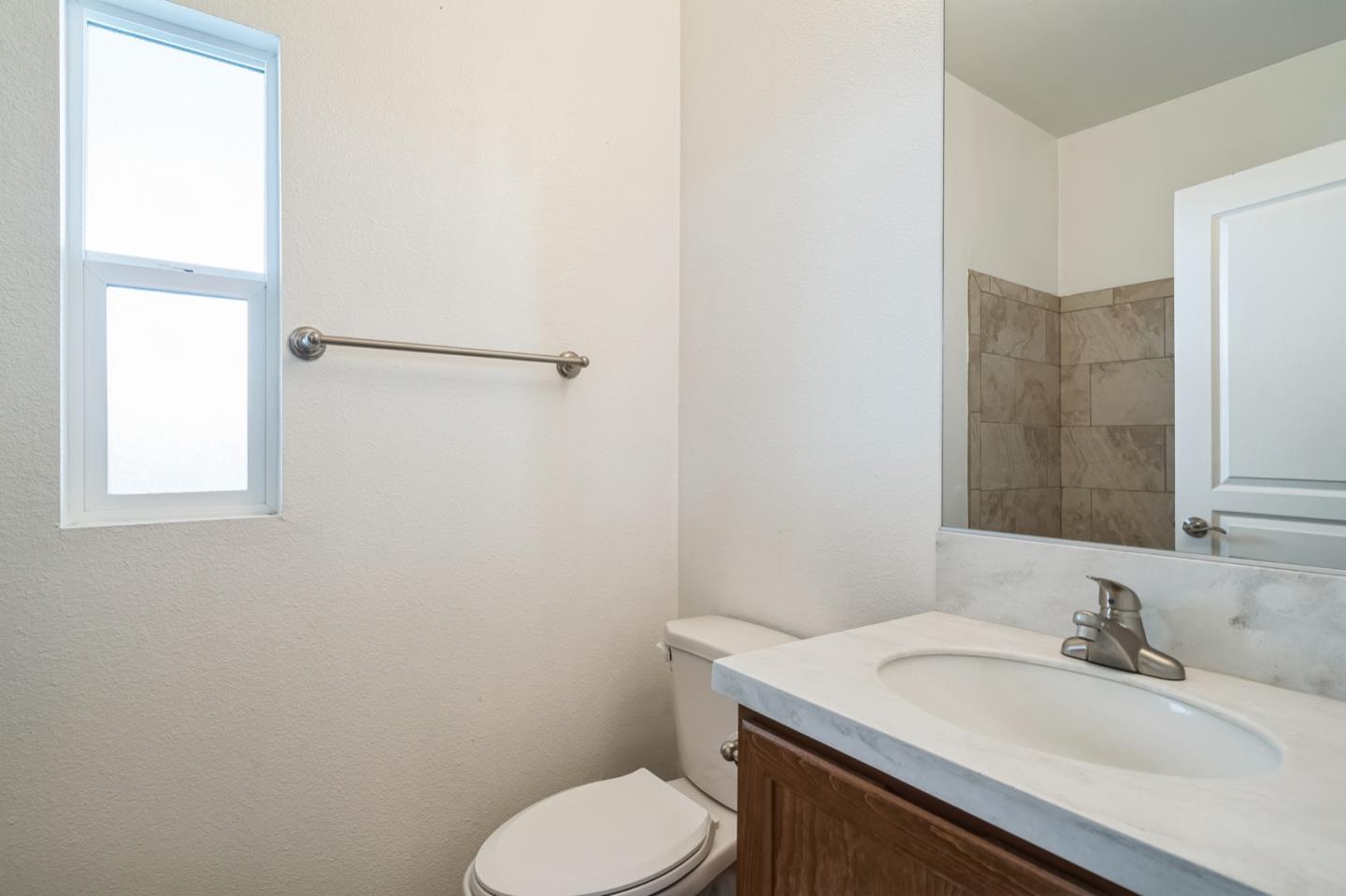 Detail Gallery Image 15 of 33 For 440 Moffett Blvd #76,  Mountain View,  CA 94043 - 3 Beds | 2 Baths