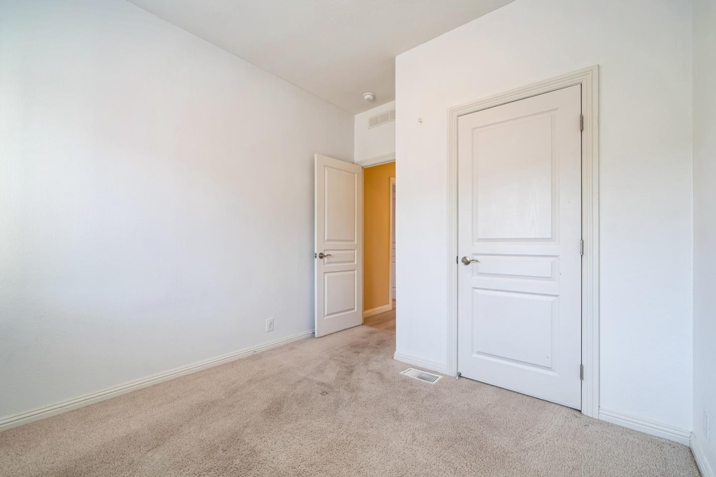 Detail Gallery Image 20 of 33 For 440 Moffett Blvd #76,  Mountain View,  CA 94043 - 3 Beds | 2 Baths