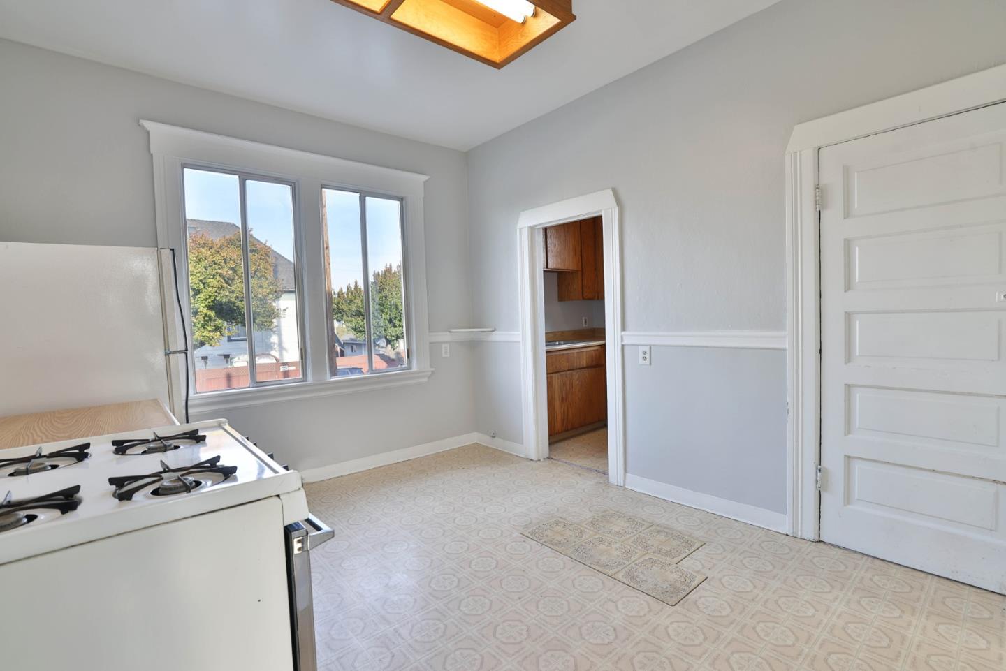 Detail Gallery Image 13 of 40 For 1826 Schiller St, Alameda,  CA 94501 - 3 Beds | 1/1 Baths