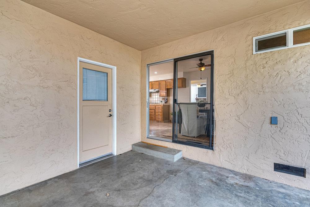 Detail Gallery Image 7 of 39 For 870 B St, Hollister,  CA 95023 - 3 Beds | 2 Baths