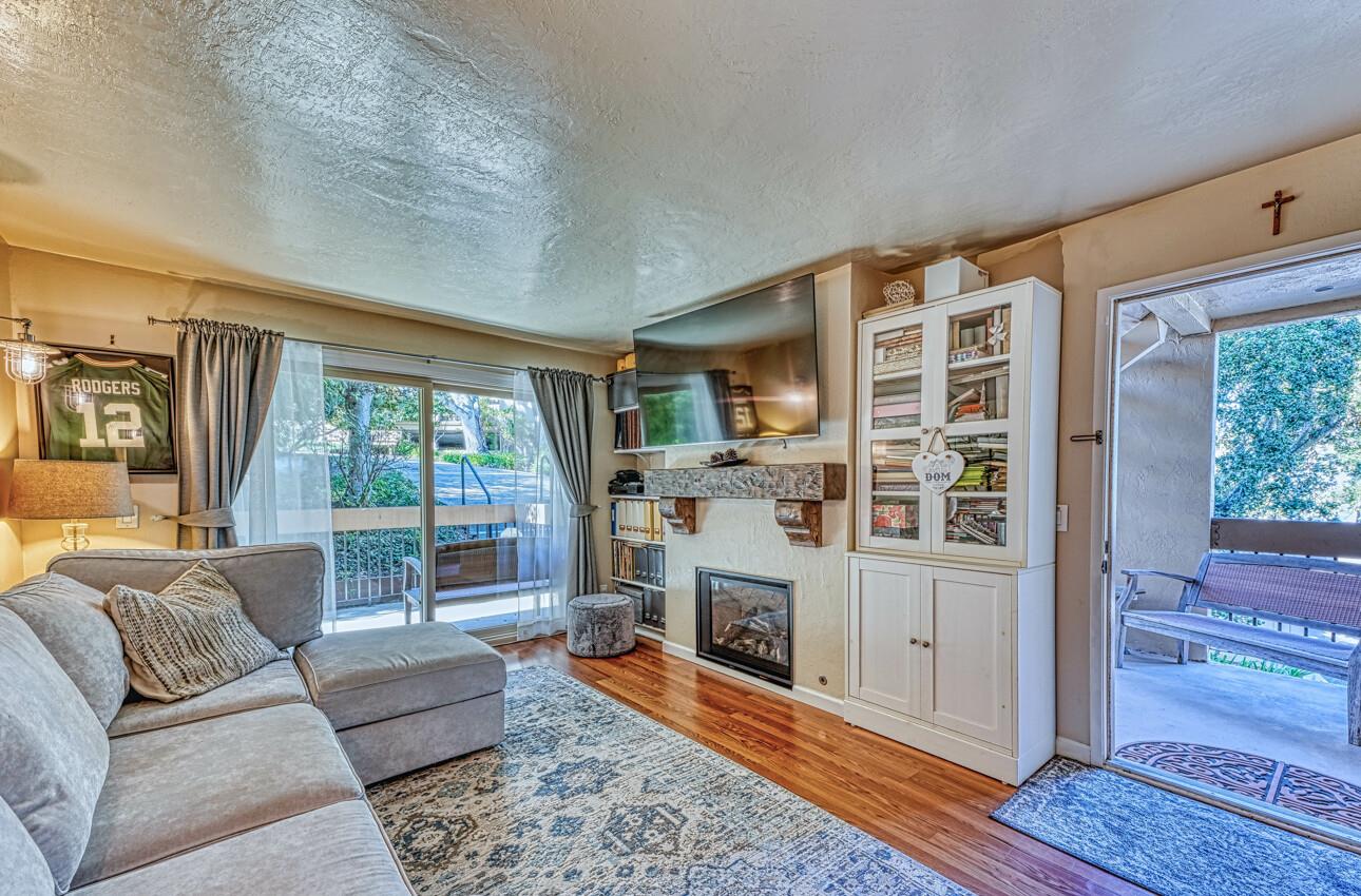 Detail Gallery Image 18 of 39 For 1111 Golden Oaks Ln, Monterey,  CA 93940 - 2 Beds | 2 Baths