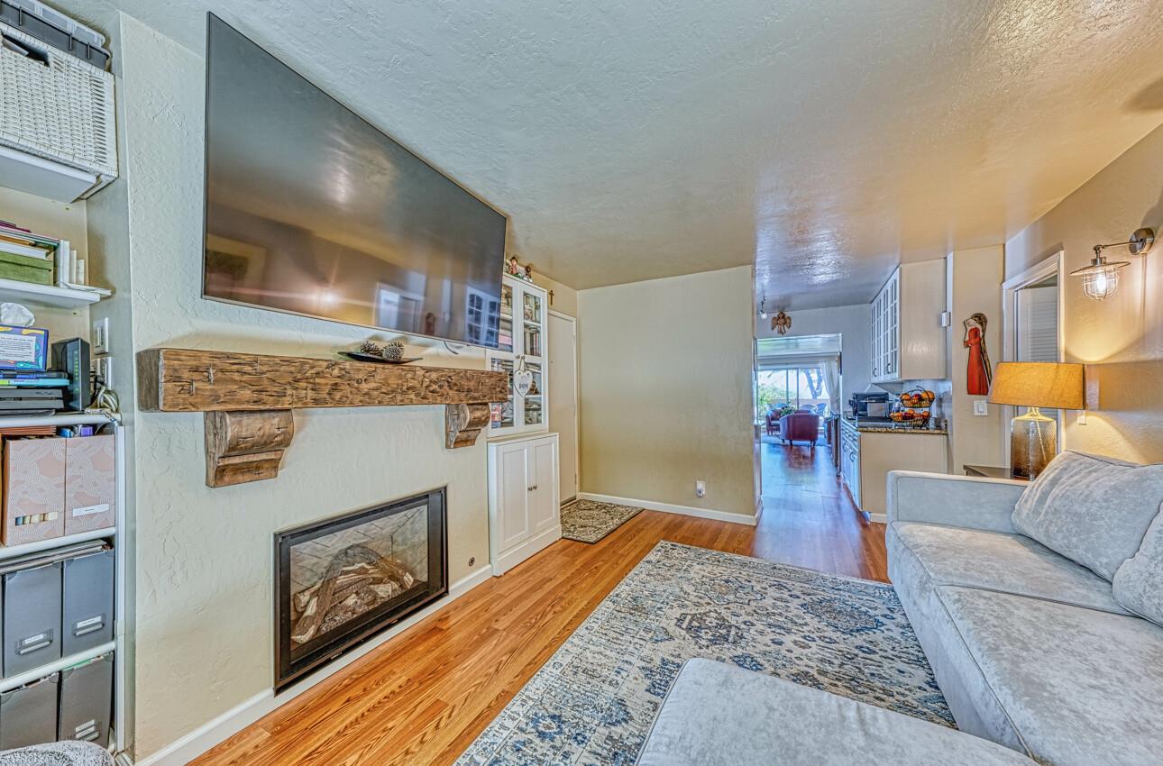 Detail Gallery Image 22 of 39 For 1111 Golden Oaks Ln, Monterey,  CA 93940 - 2 Beds | 2 Baths