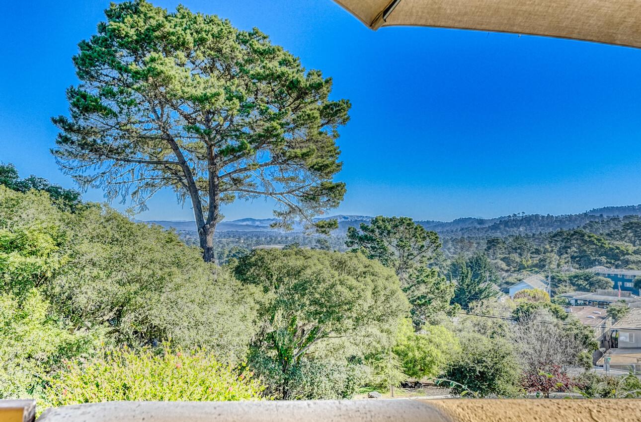 Detail Gallery Image 9 of 39 For 1111 Golden Oaks Ln, Monterey,  CA 93940 - 2 Beds | 2 Baths