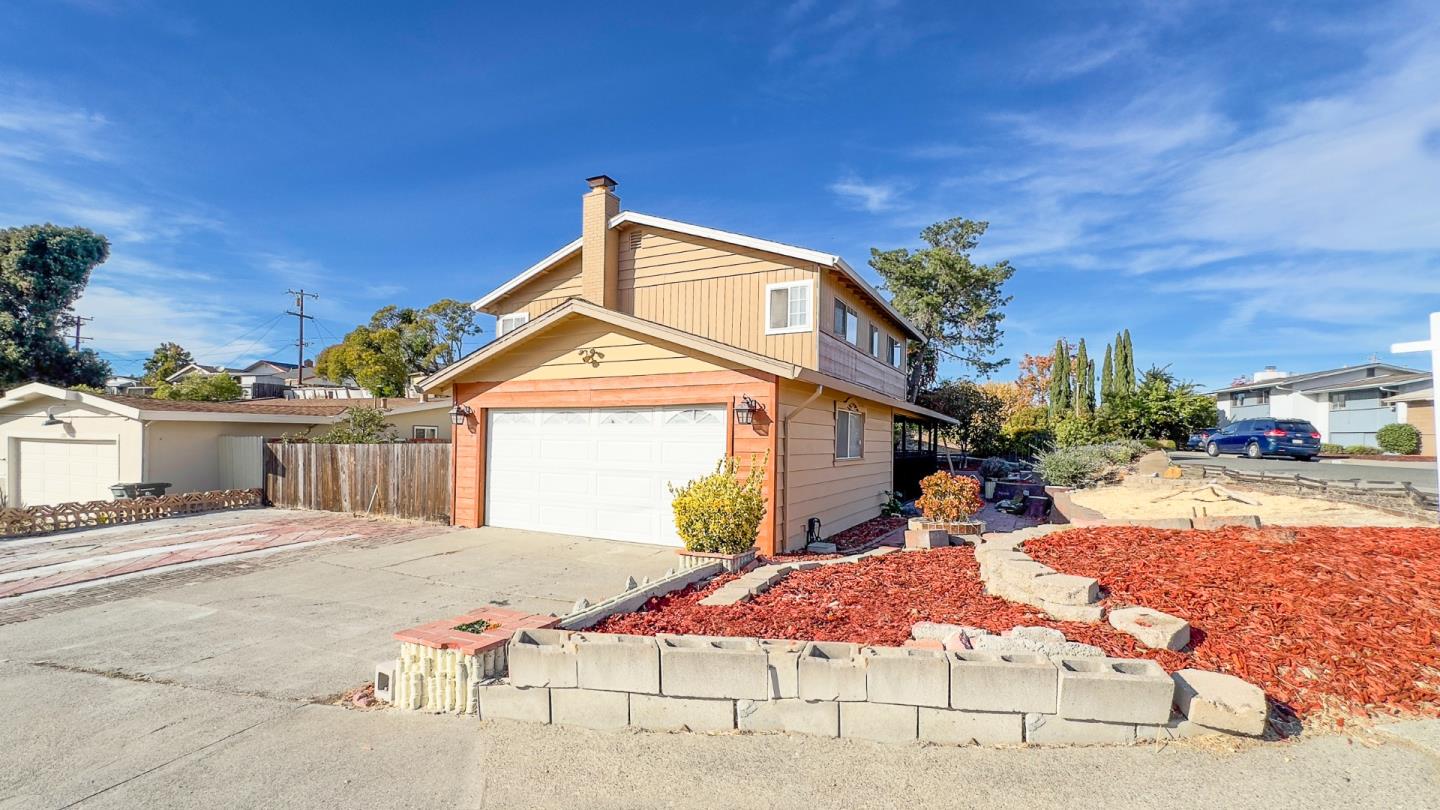 Detail Gallery Image 1 of 46 For 311 Cima Dr, Vallejo,  CA 94589 - 5 Beds | 2/1 Baths