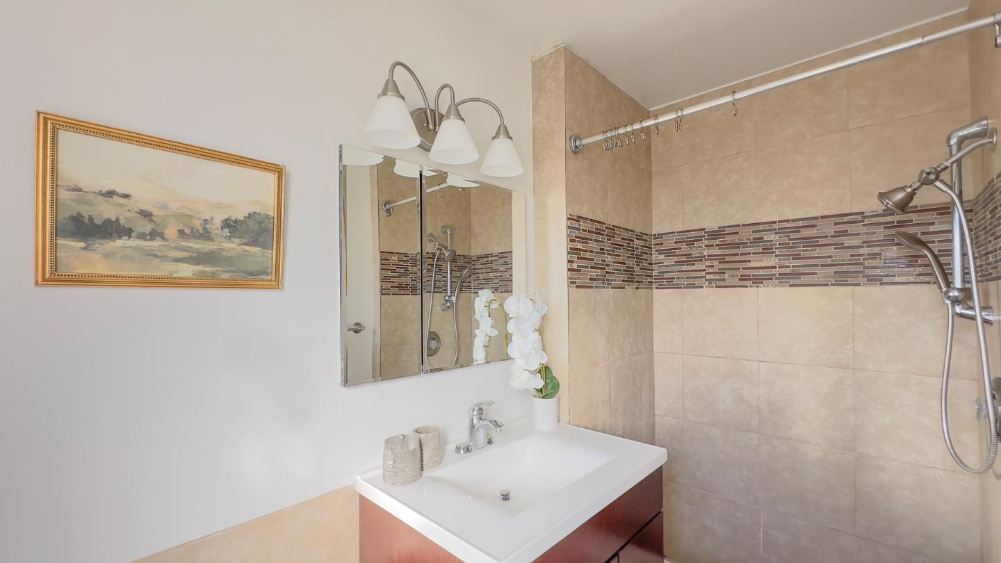 Detail Gallery Image 29 of 46 For 311 Cima Dr, Vallejo,  CA 94589 - 5 Beds | 2/1 Baths