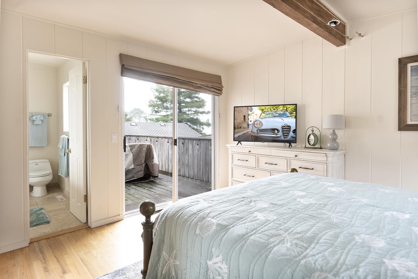 Detail Gallery Image 9 of 16 For 0sw Dolores St, Carmel,  CA 93923 - 2 Beds | 2 Baths