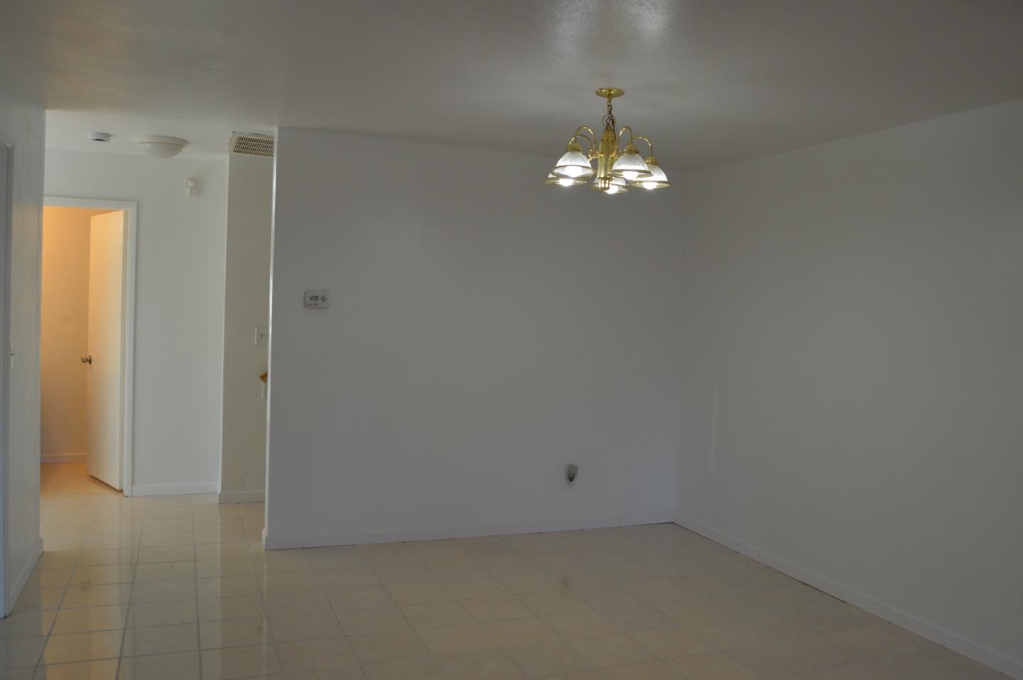 Detail Gallery Image 19 of 51 For 161 Edgewater Pl, Pittsburg,  CA 94565 - 4 Beds | 2/1 Baths