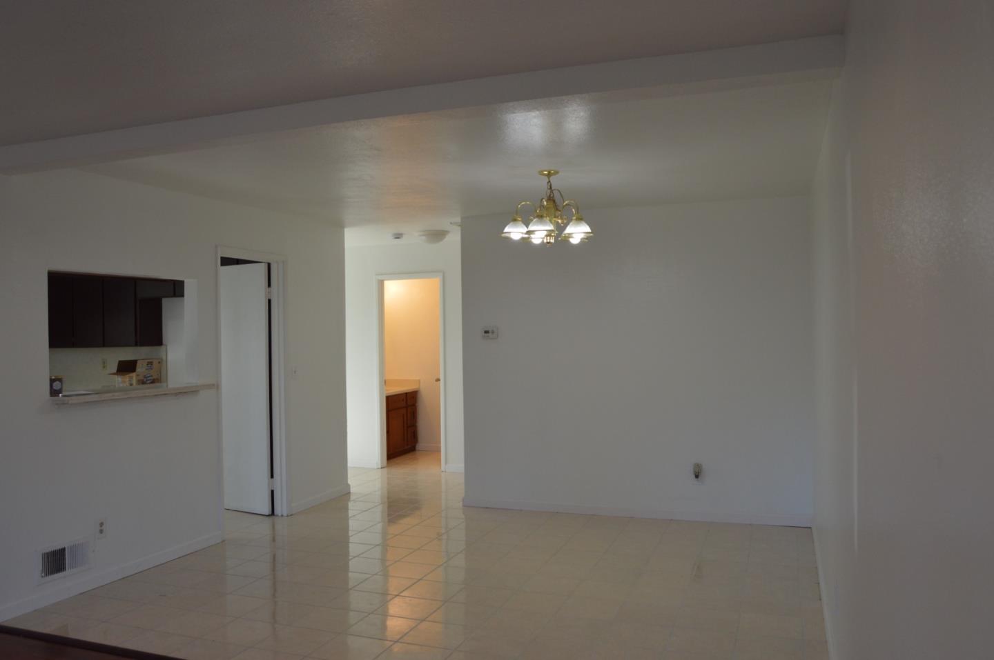 Detail Gallery Image 20 of 51 For 161 Edgewater Pl, Pittsburg,  CA 94565 - 4 Beds | 2/1 Baths