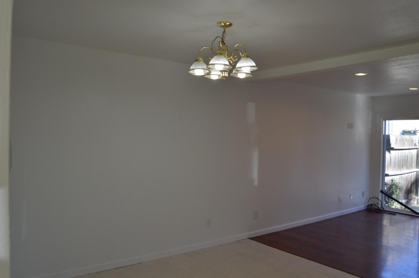 Detail Gallery Image 22 of 51 For 161 Edgewater Pl, Pittsburg,  CA 94565 - 4 Beds | 2/1 Baths
