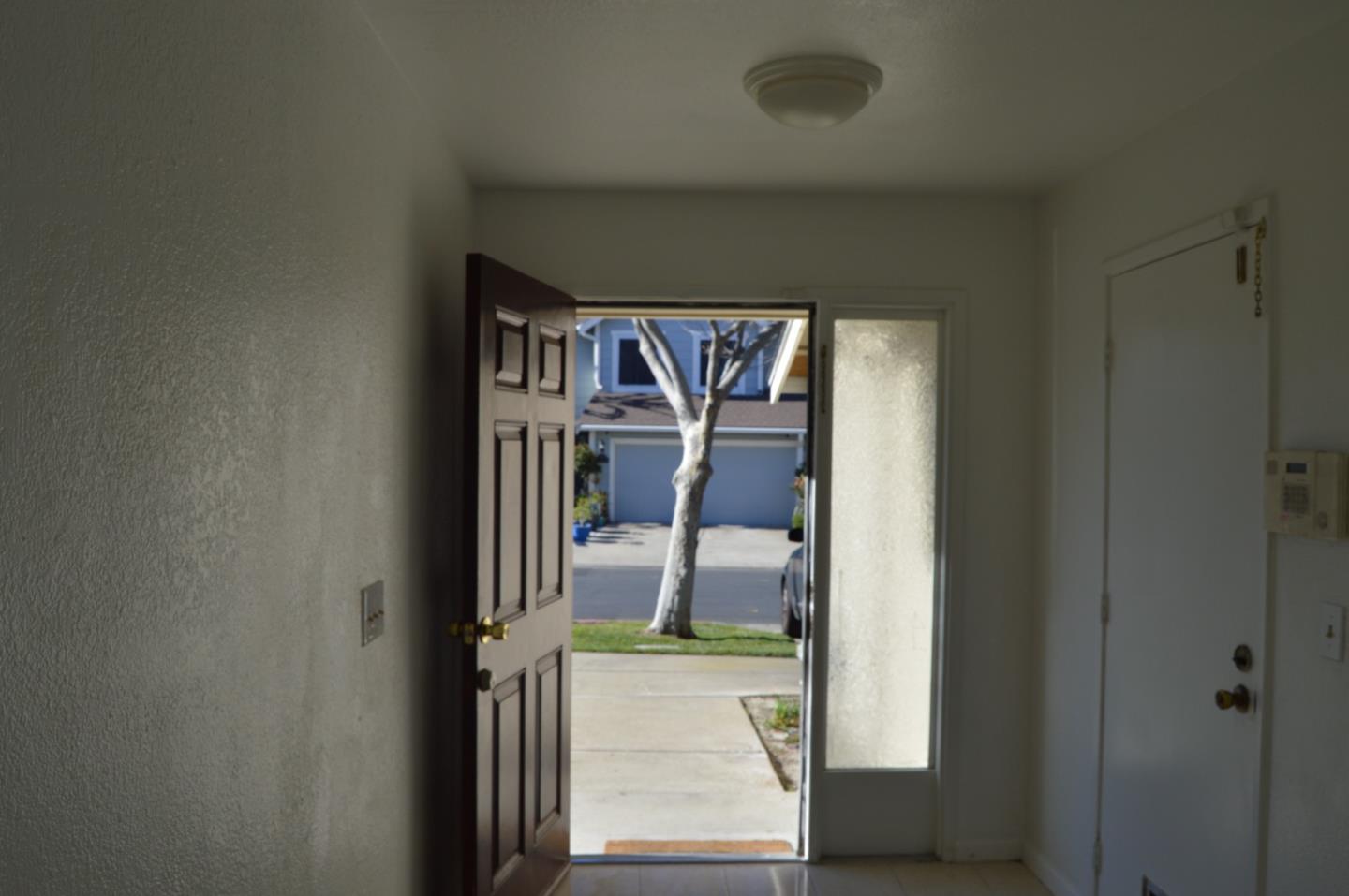 Detail Gallery Image 24 of 51 For 161 Edgewater Pl, Pittsburg,  CA 94565 - 4 Beds | 2/1 Baths