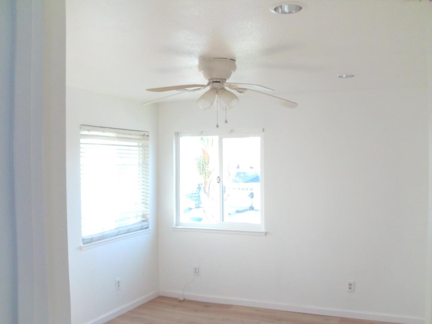 Detail Gallery Image 3 of 51 For 161 Edgewater Pl, Pittsburg,  CA 94565 - 4 Beds | 2/1 Baths