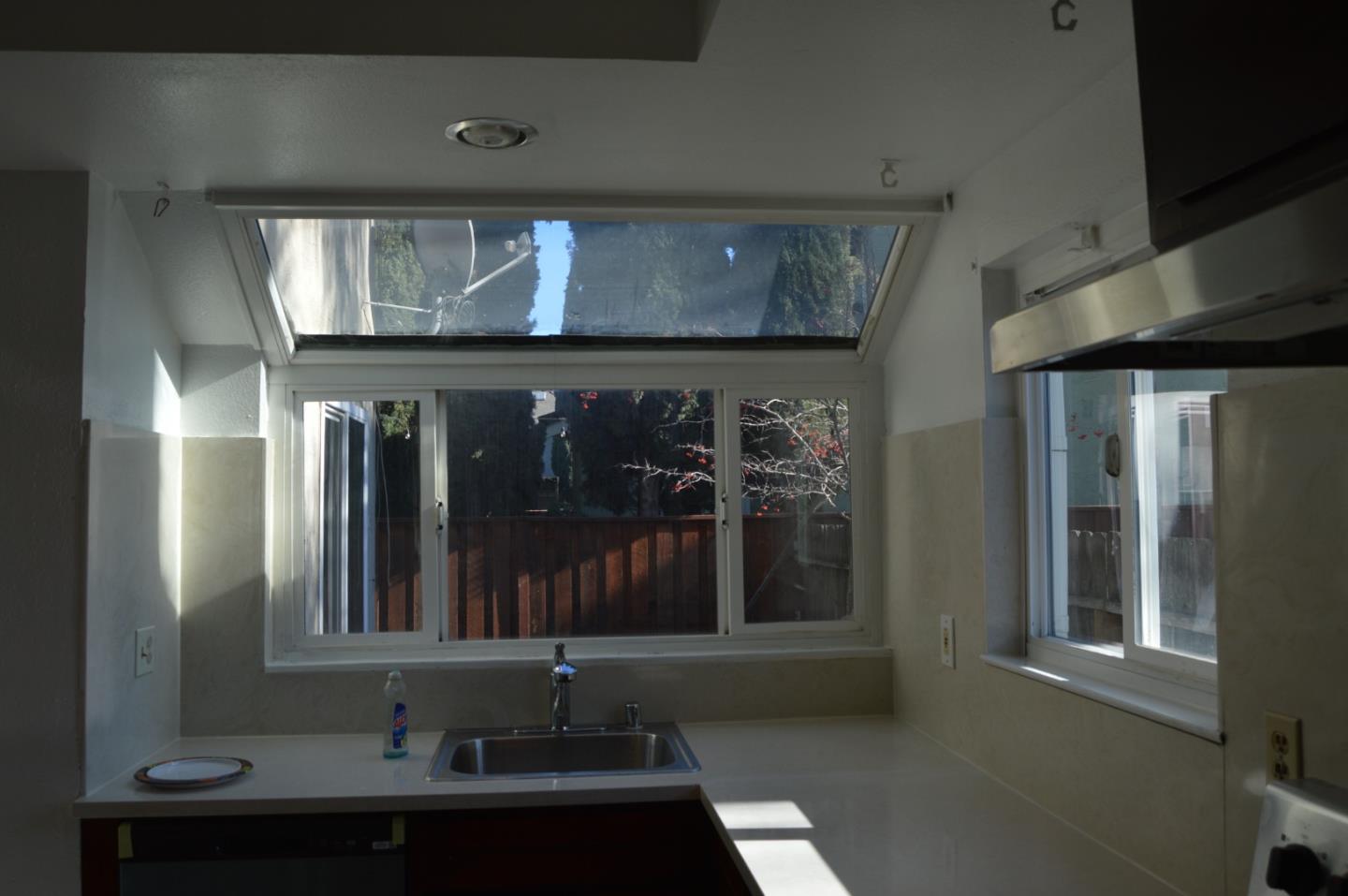 Detail Gallery Image 33 of 51 For 161 Edgewater Pl, Pittsburg,  CA 94565 - 4 Beds | 2/1 Baths