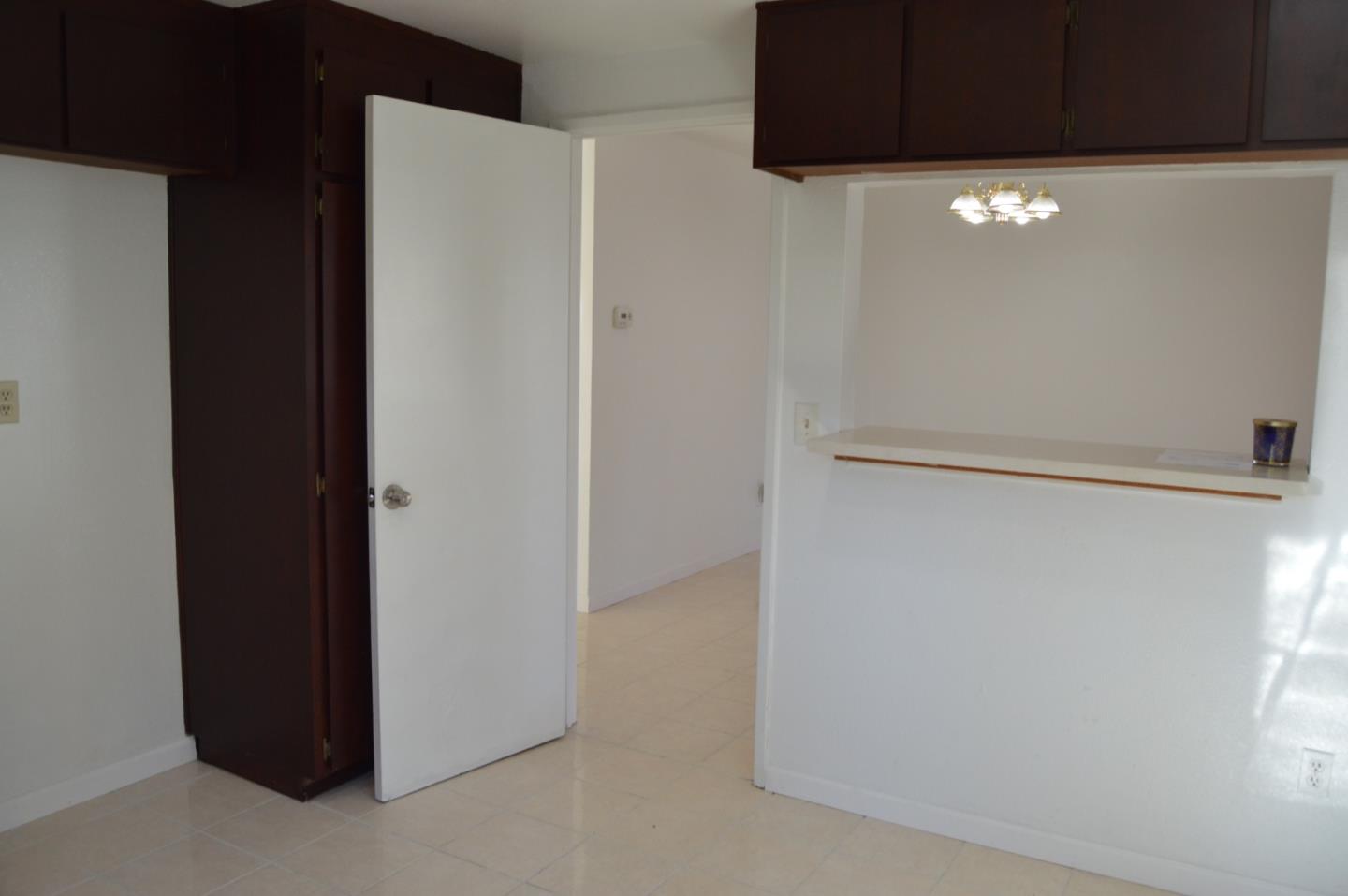 Detail Gallery Image 34 of 51 For 161 Edgewater Pl, Pittsburg,  CA 94565 - 4 Beds | 2/1 Baths