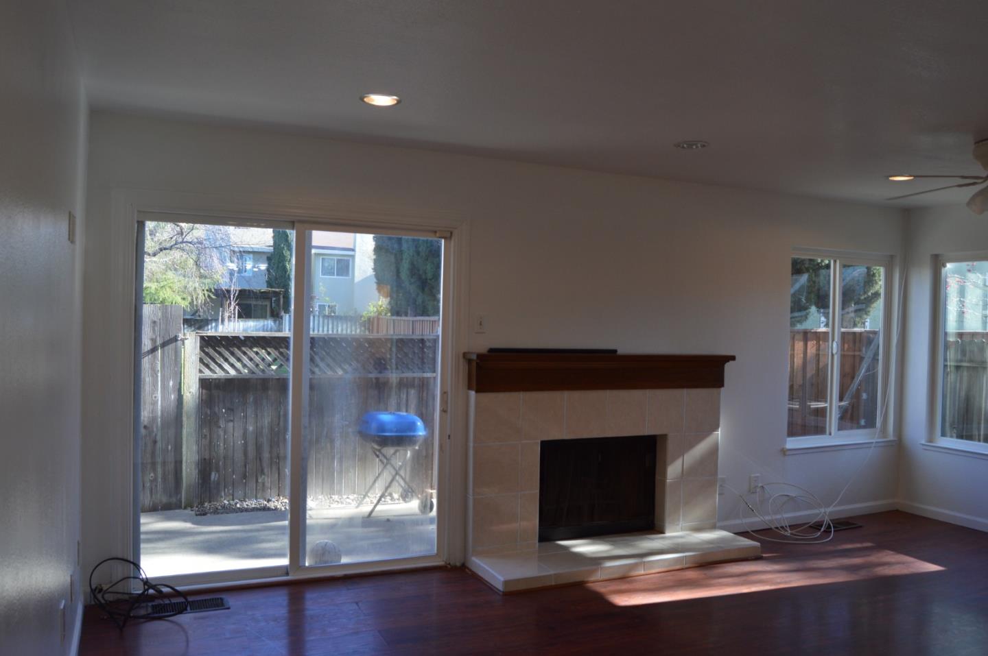 Detail Gallery Image 35 of 51 For 161 Edgewater Pl, Pittsburg,  CA 94565 - 4 Beds | 2/1 Baths