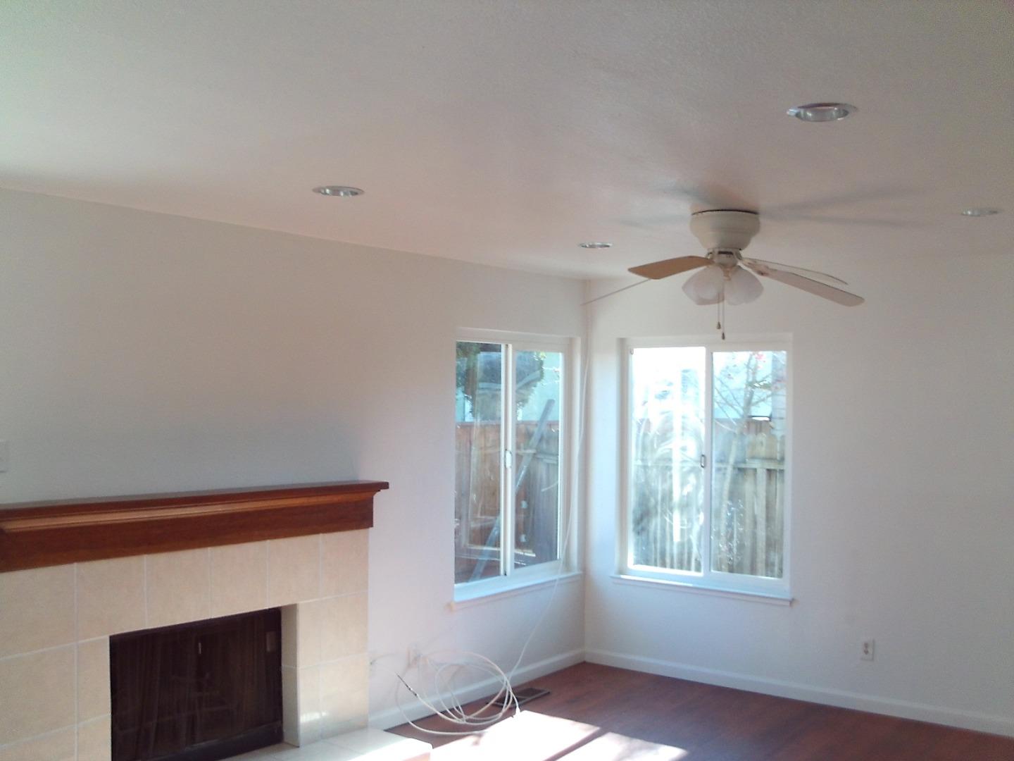Detail Gallery Image 4 of 51 For 161 Edgewater Pl, Pittsburg,  CA 94565 - 4 Beds | 2/1 Baths