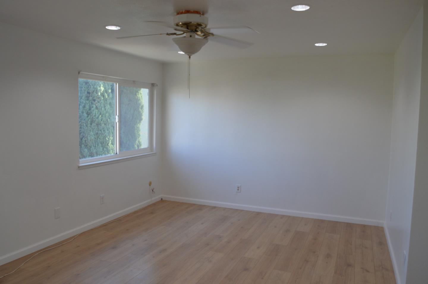 Detail Gallery Image 44 of 51 For 161 Edgewater Pl, Pittsburg,  CA 94565 - 4 Beds | 2/1 Baths