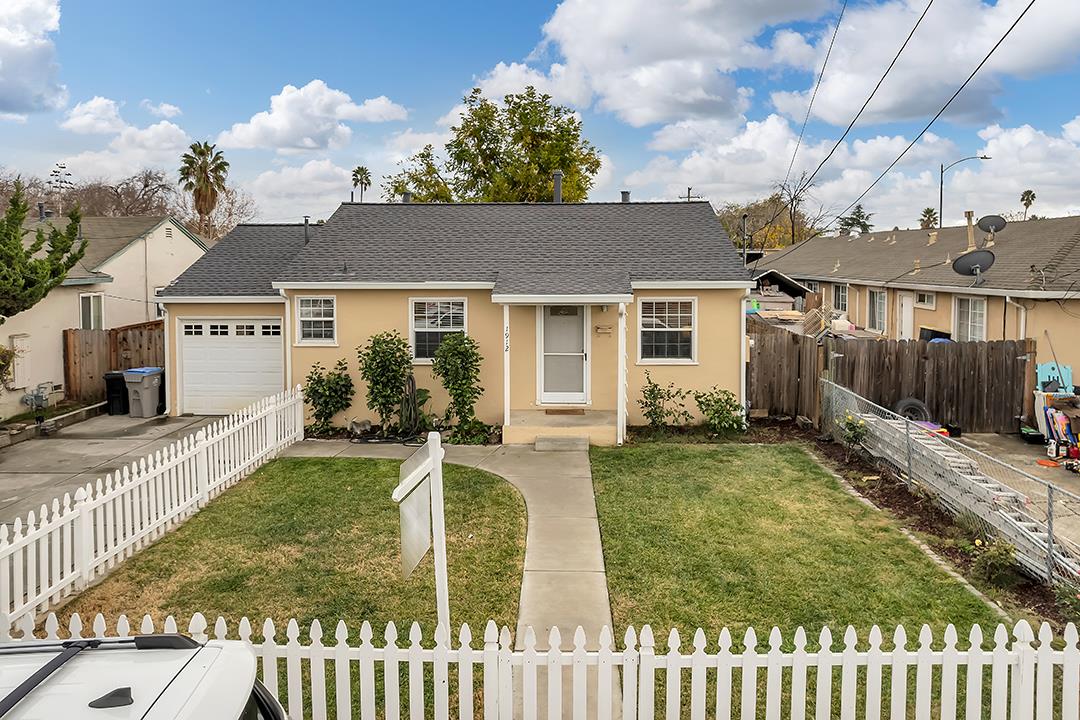 Detail Gallery Image 3 of 24 For 1912 Margaret St, San Jose,  CA 95116 - 2 Beds | 1 Baths