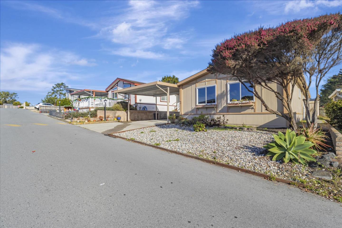 Detail Gallery Image 2 of 44 For 22 Canada Cove Ave #22,  Half Moon Bay,  CA 94019 - 2 Beds | 2 Baths