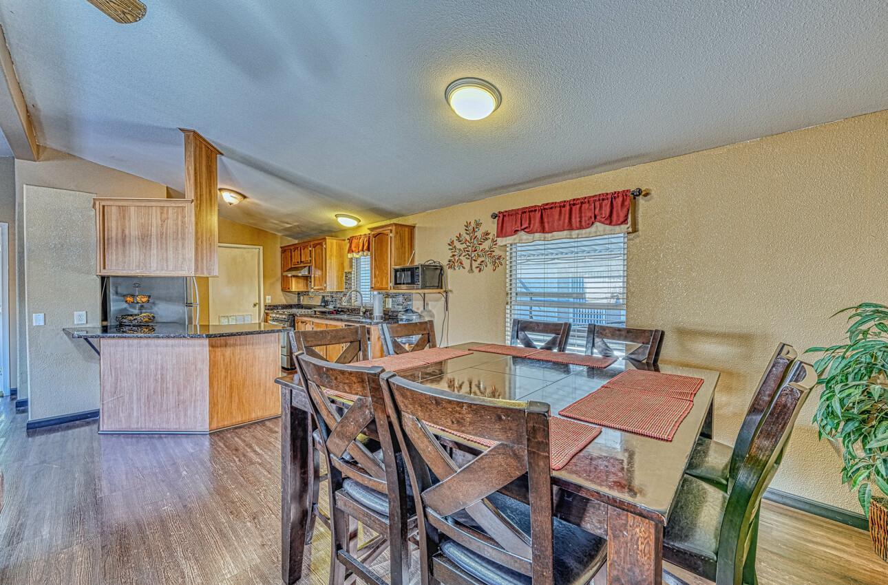 Detail Gallery Image 11 of 20 For 255 E Bolivar St #186,  Salinas,  CA 93906 - 3 Beds | 2 Baths