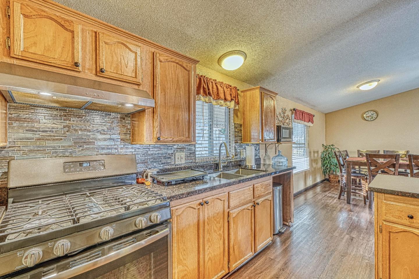 Detail Gallery Image 8 of 20 For 255 E Bolivar St #186,  Salinas,  CA 93906 - 3 Beds | 2 Baths