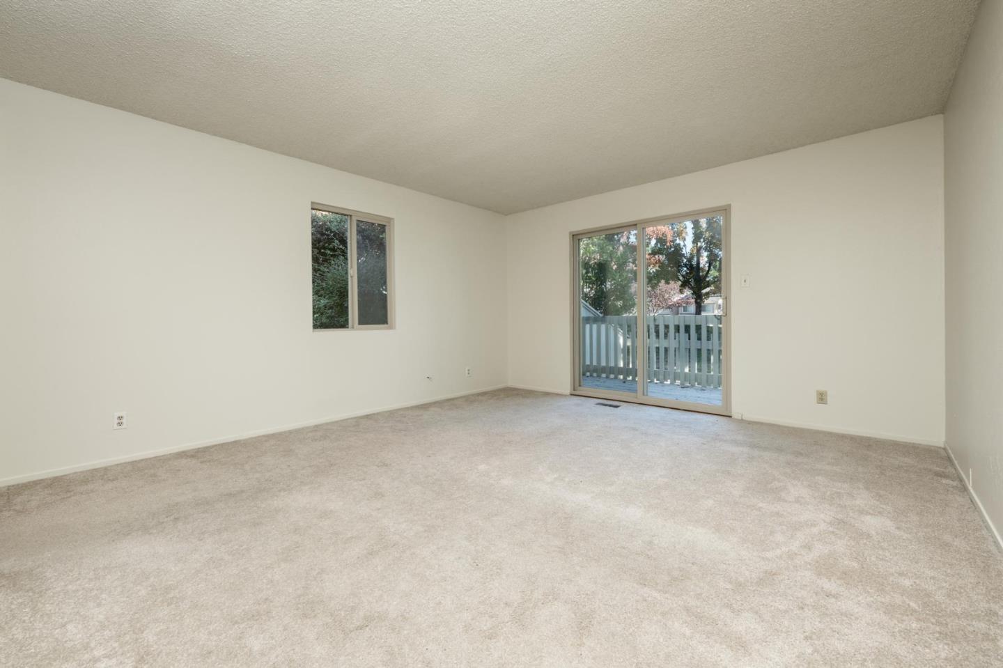 Detail Gallery Image 13 of 26 For 15 Havenridge Ct, San Mateo,  CA 94402 - 3 Beds | 2/1 Baths