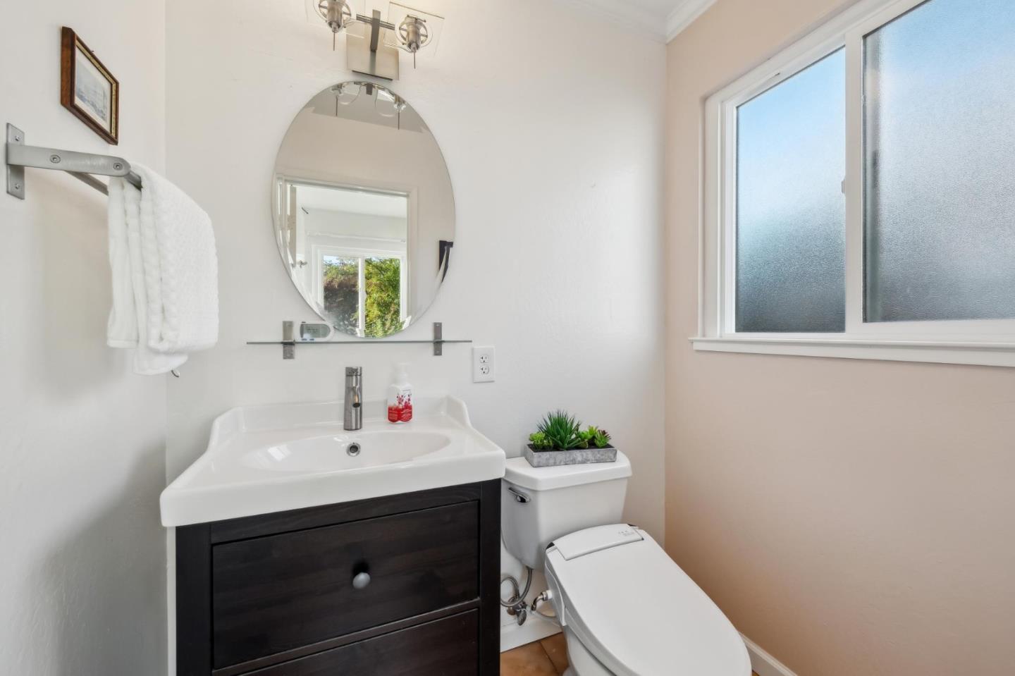 Detail Gallery Image 27 of 34 For 206 Lassen Dr, San Bruno,  CA 94066 - 4 Beds | 2/1 Baths