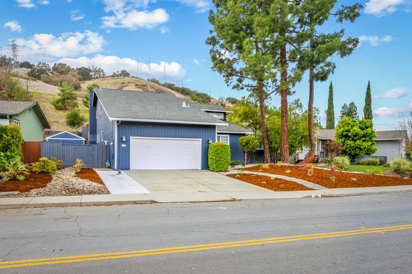 Detail Gallery Image 2 of 62 For 682 Colleen Dr, San Jose,  CA 95123 - 4 Beds | 3 Baths