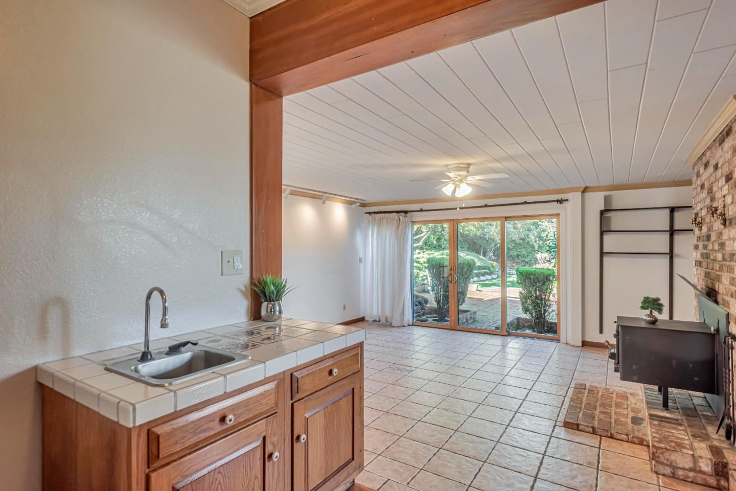 Detail Gallery Image 11 of 45 For 2910 Hillside Dr, Burlingame,  CA 94010 - 3 Beds | 2 Baths