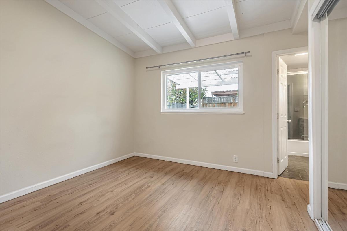 Detail Gallery Image 15 of 29 For 1143 Cobb St #1,  San Mateo,  CA 94401 - 3 Beds | 2 Baths