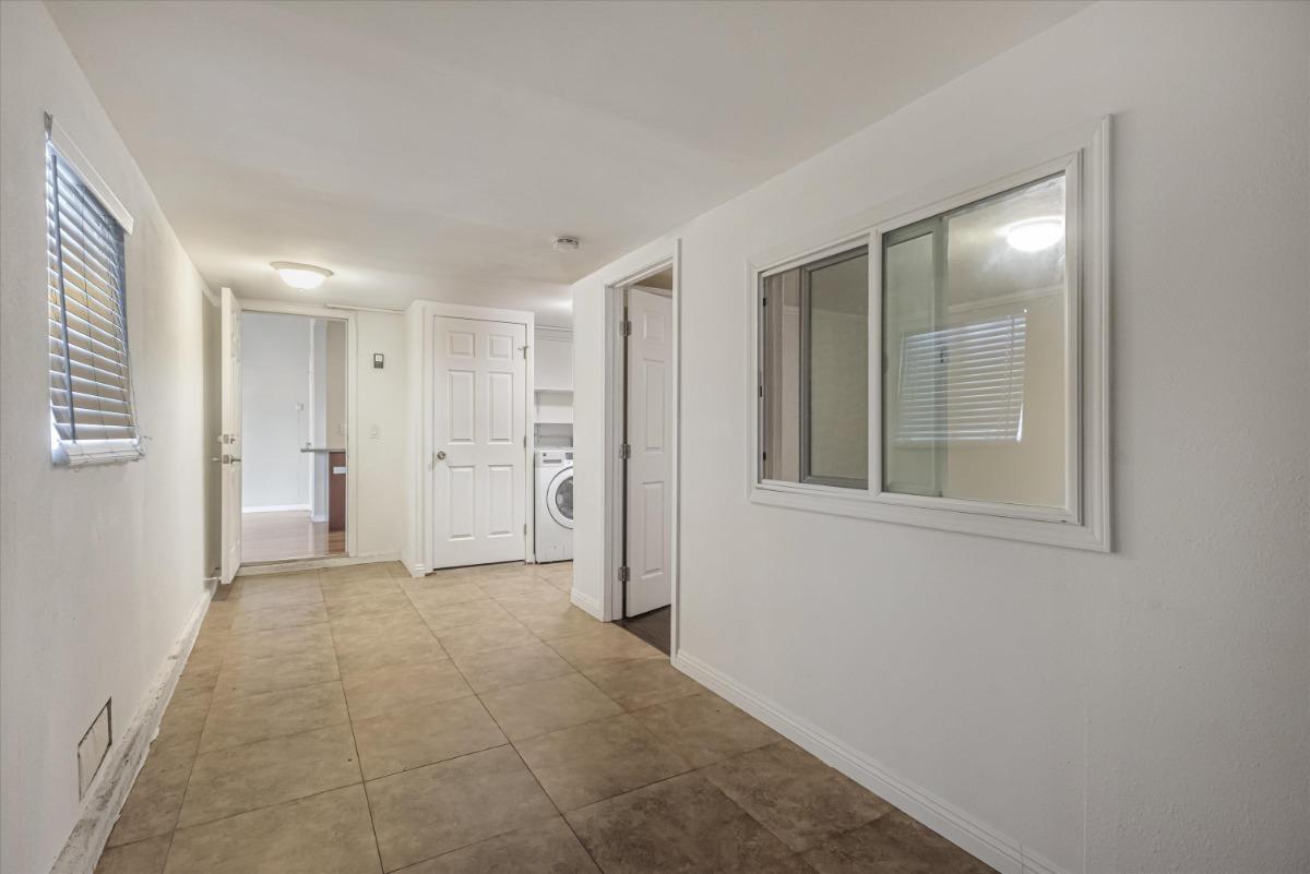 Detail Gallery Image 22 of 29 For 1143 Cobb St #1,  San Mateo,  CA 94401 - 3 Beds | 2 Baths