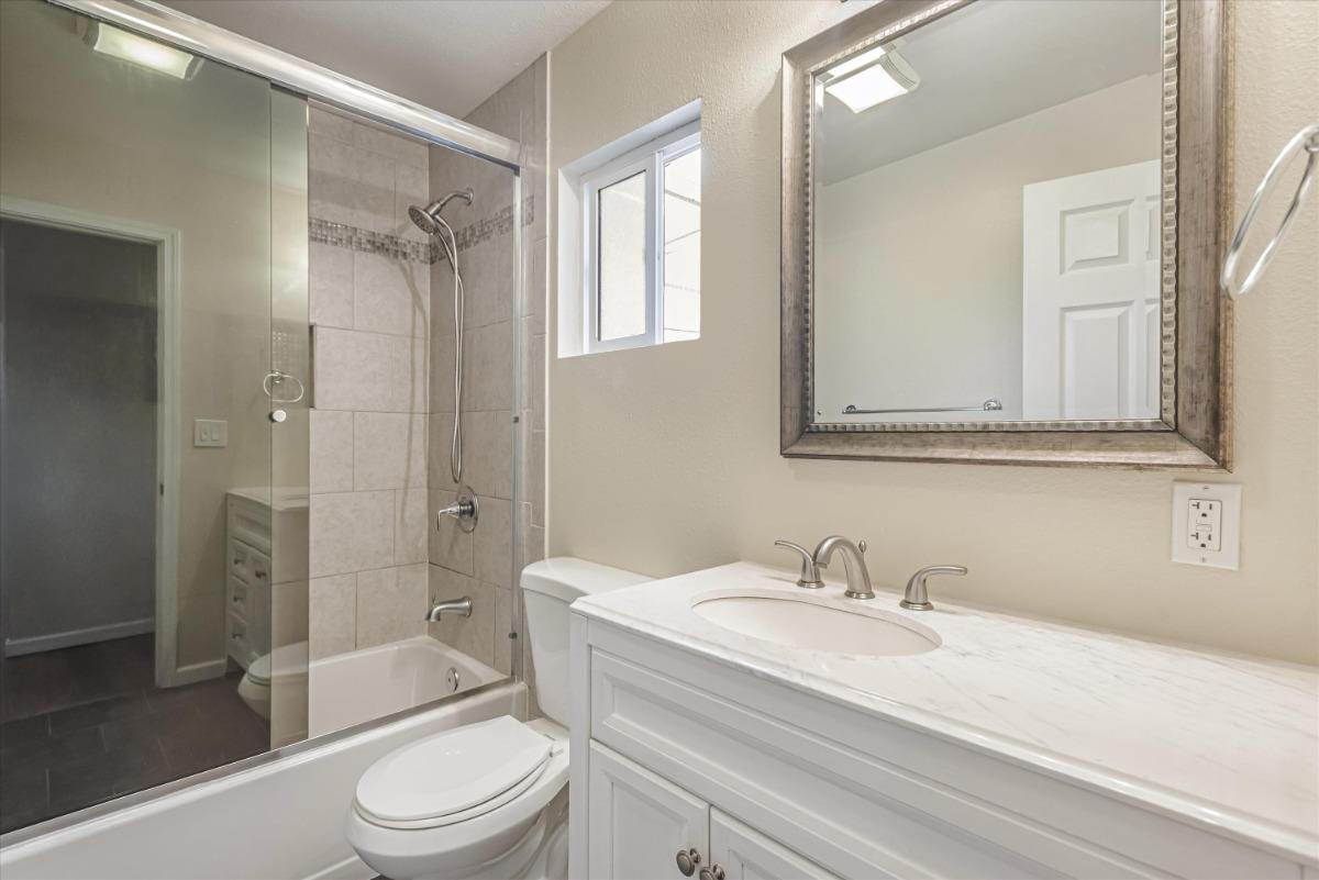 Detail Gallery Image 23 of 29 For 1143 Cobb St #1,  San Mateo,  CA 94401 - 3 Beds | 2 Baths