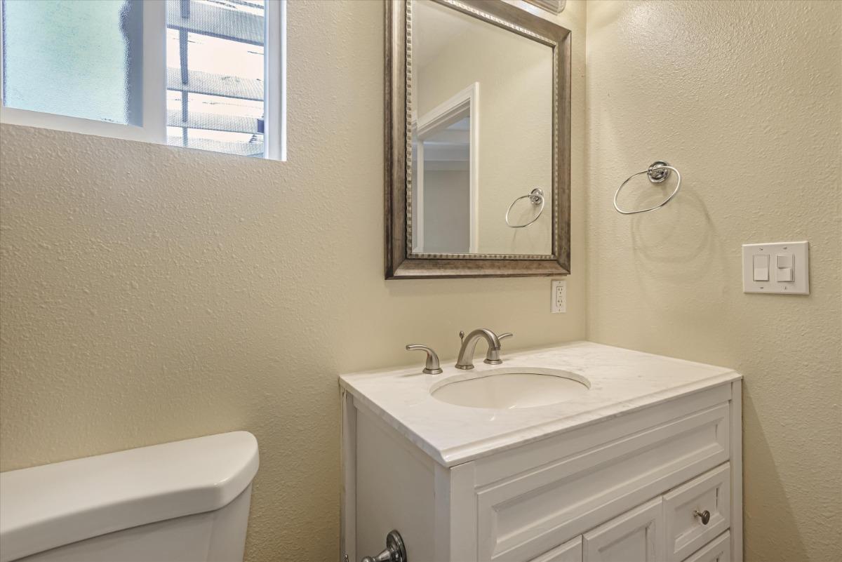 Detail Gallery Image 24 of 29 For 1143 Cobb St #1,  San Mateo,  CA 94401 - 3 Beds | 2 Baths